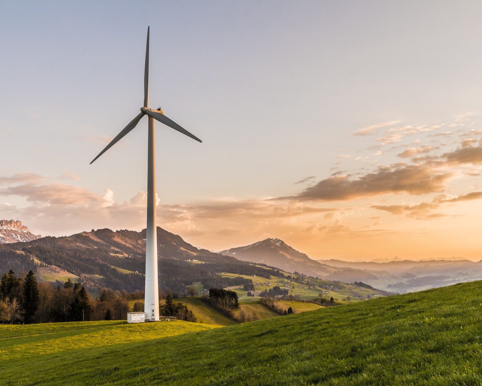 cropped-alternative-energy-clouds-efficiency-414837.jpg